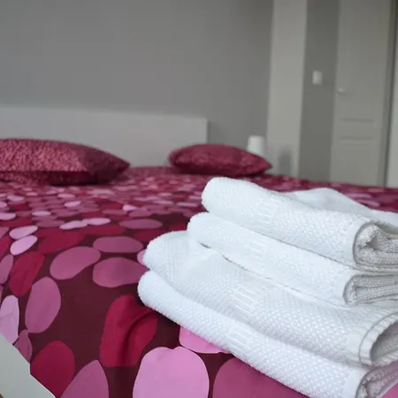Park Lake Apartment *