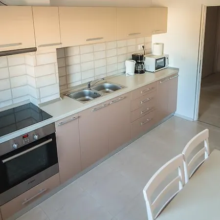 Park Lake Apartment *