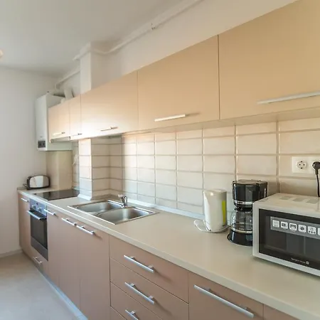 Park Lake Apartment *